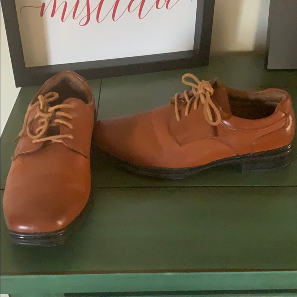 Kids dress shoe